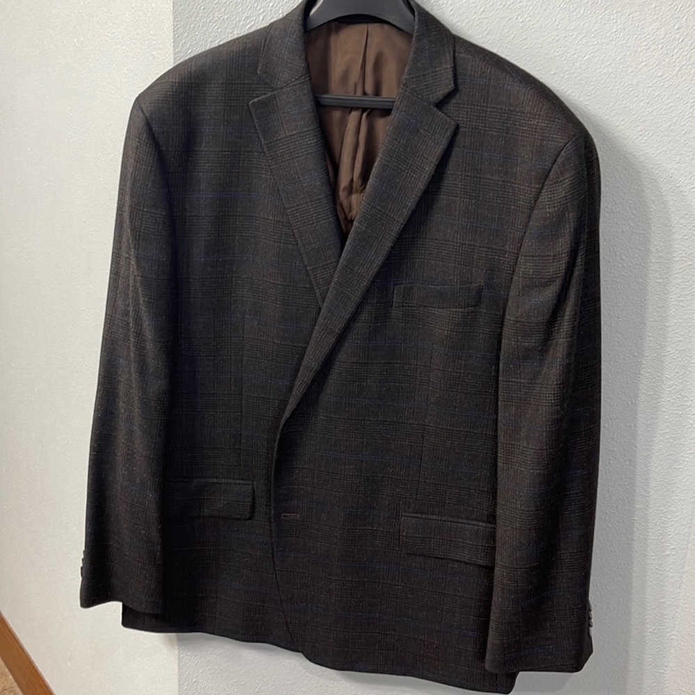 Michael Kors 50 Regular sat brown blazer with a little blue plaid.